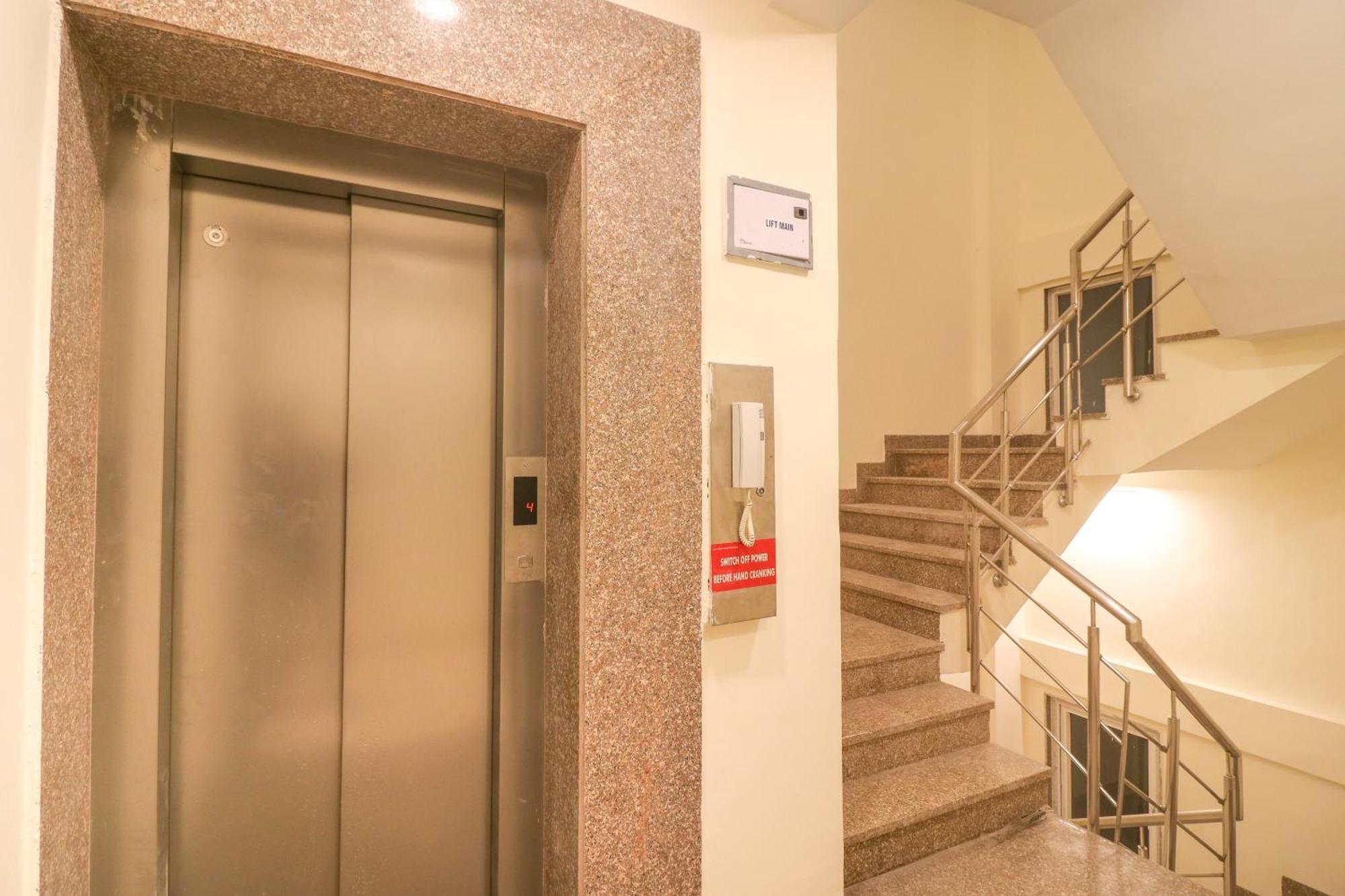 Super Hotel O Comfort Residency Near Artemis Hospital Gurgaon Exterior photo