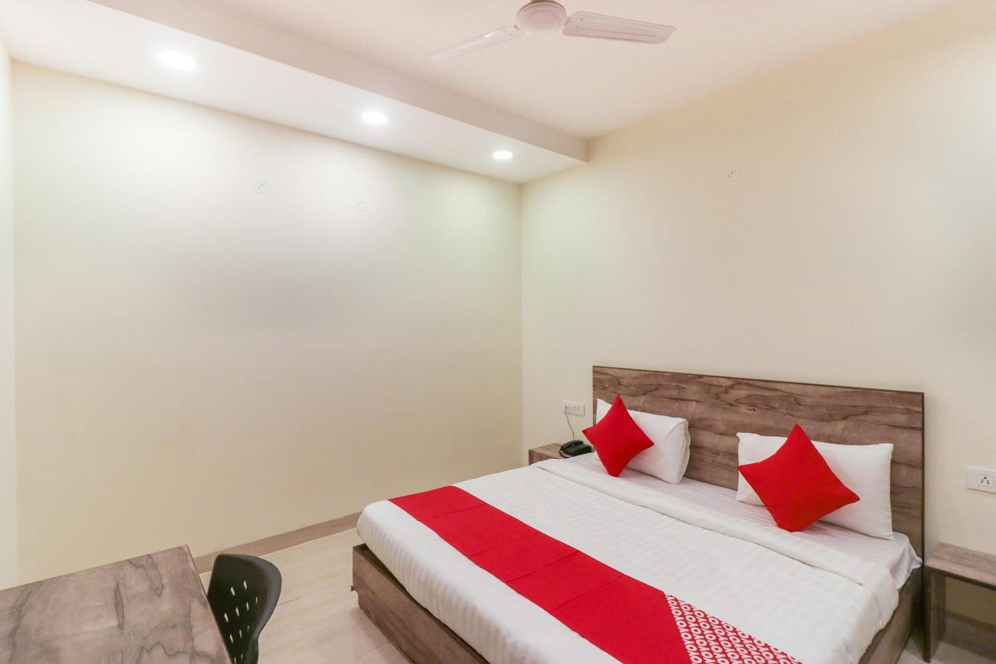 Super Hotel O Comfort Residency Near Artemis Hospital Gurgaon Exterior photo