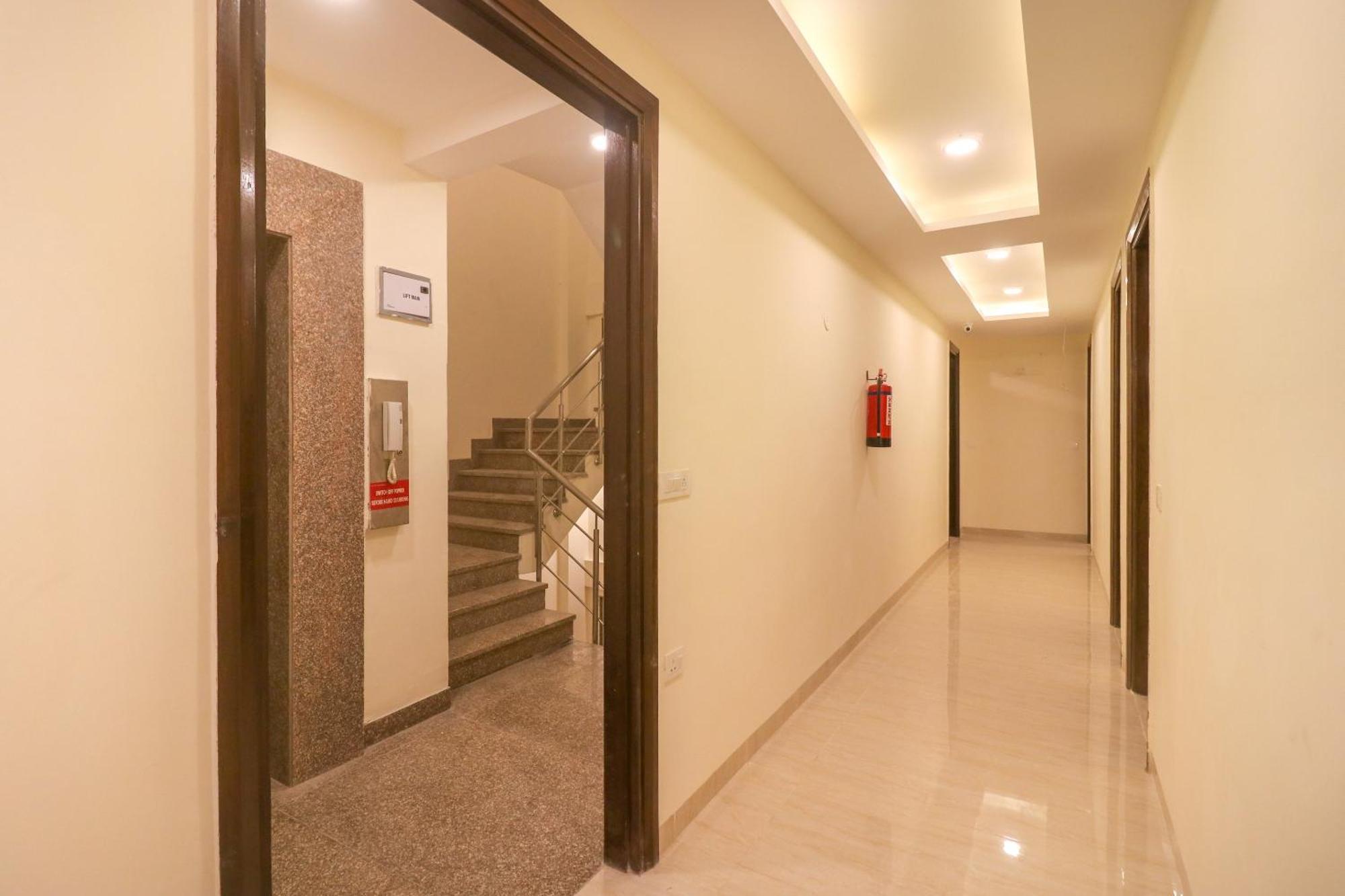 Super Hotel O Comfort Residency Near Artemis Hospital Gurgaon Exterior photo